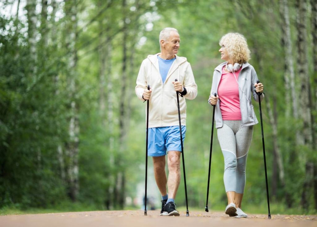retired couple staying healthy in retirement